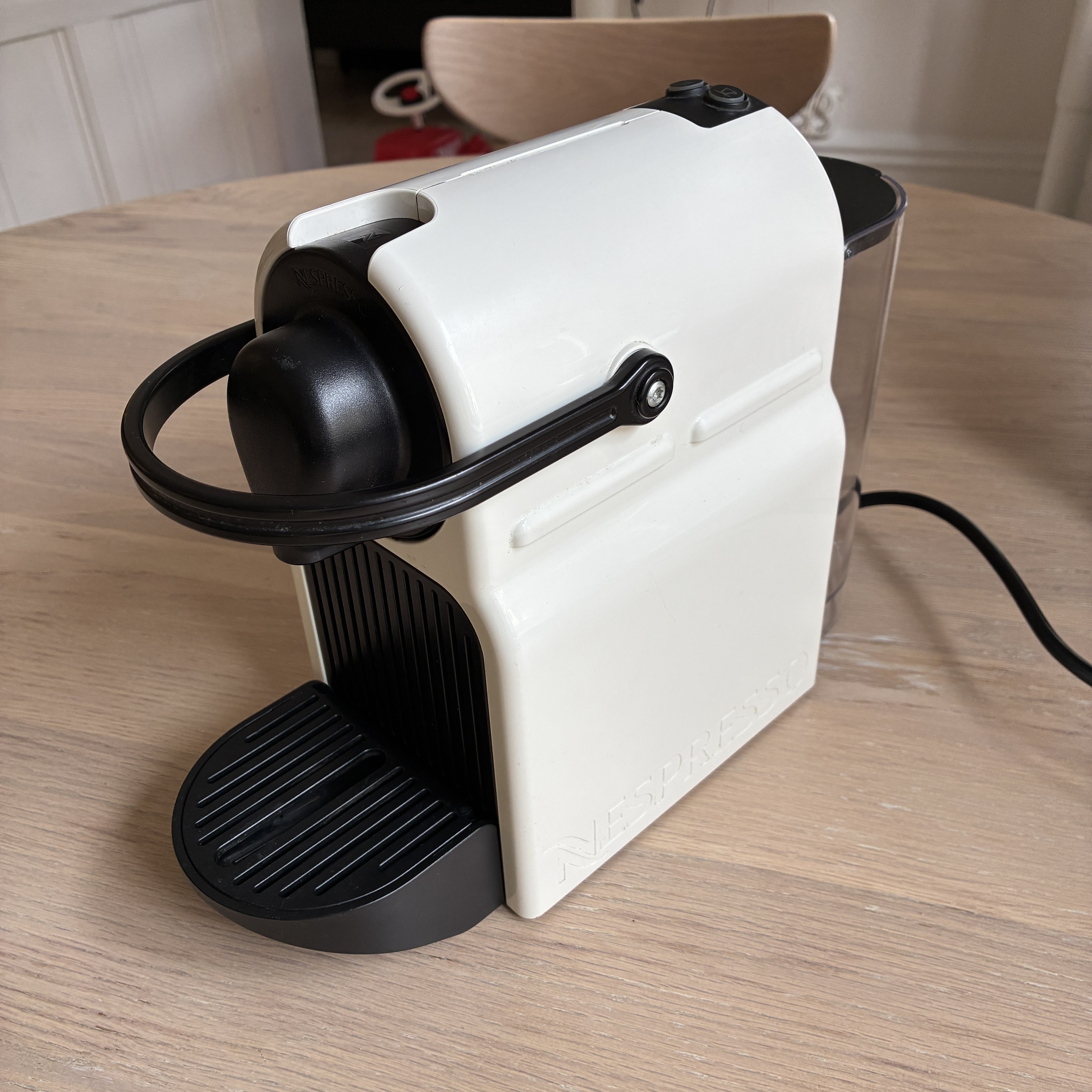 Nespresso Inissia C40 kaffemaskin, vit