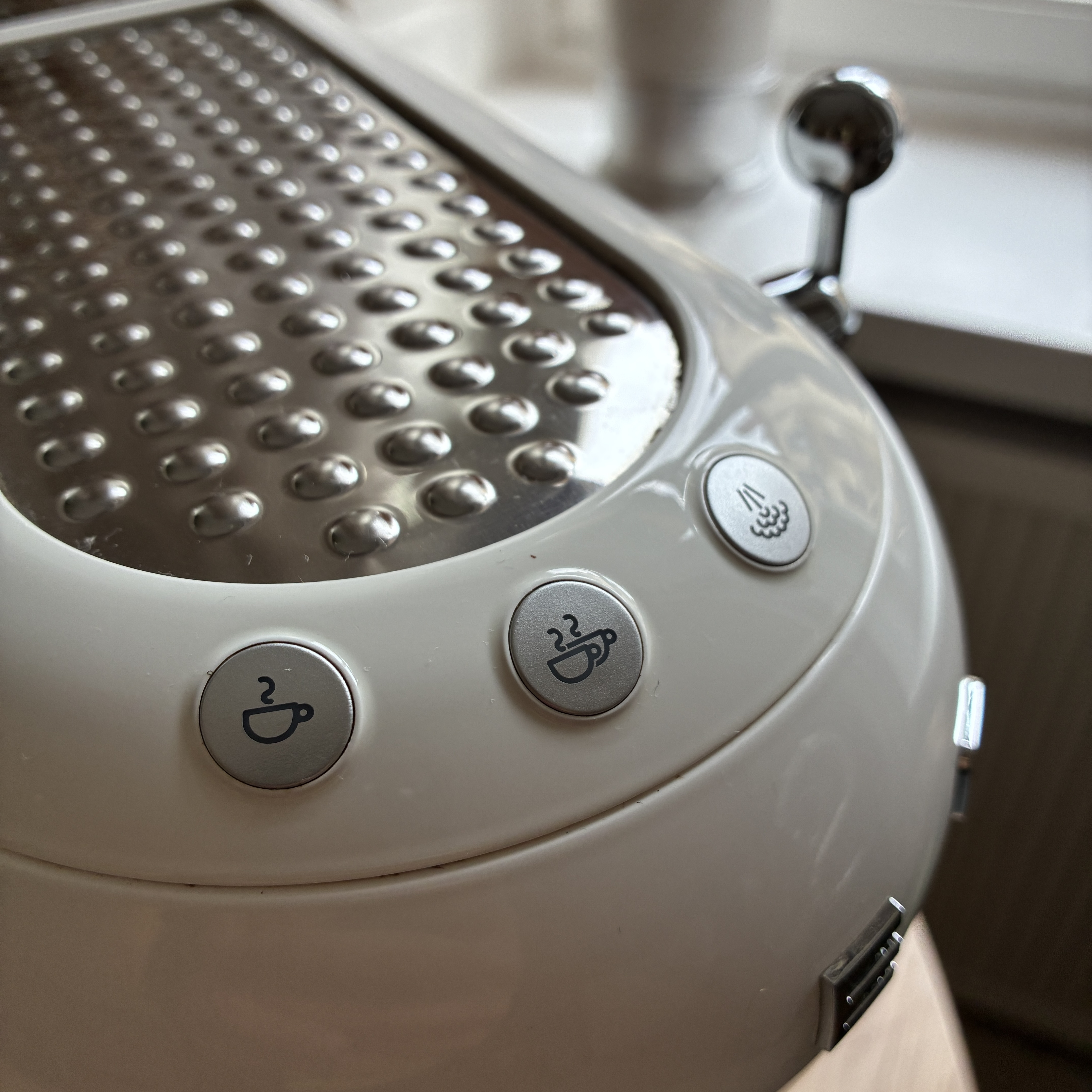 Smeg ECF01 Espressomaskin, vit - bild 3
